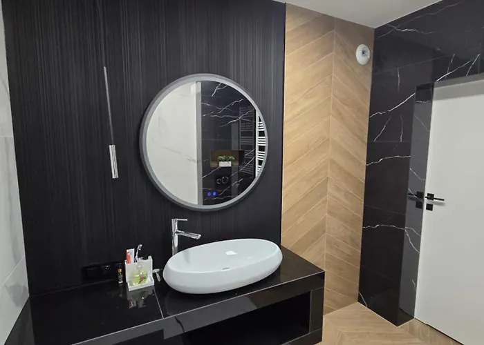 Stone Hill Z Basenem I Widokiem Na Góry Apartament *