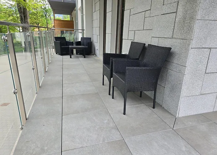 Stone Hill Z Basenem I Widokiem Na Góry Apartament *